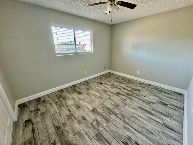 Building Photo - Spacious 2BD/2BTH with Private 2 Car Garage! (2nd Floor)