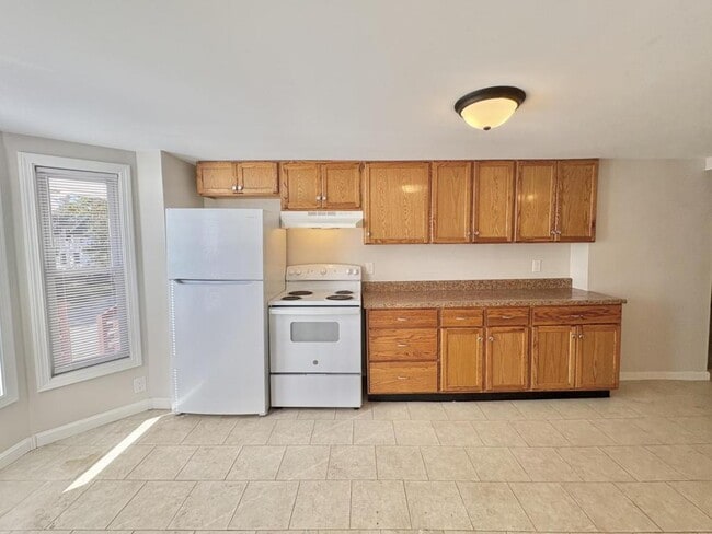 Building Photo - 33 Payne St