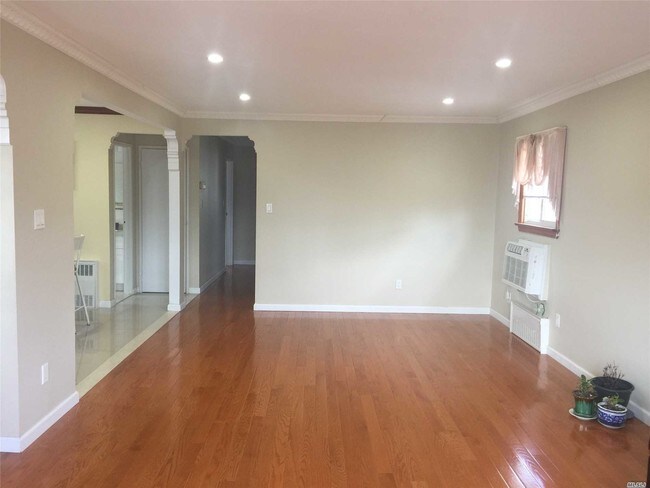 Building Photo - 54-12 Kissena Blvd