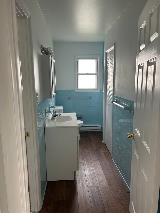 Building Photo - 2702 Bungalow Ave