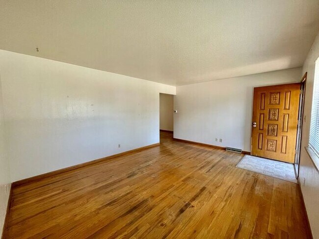 Foto del edificio - Spacious 3 Bedroom, 1.5 Bathroom Home in G...