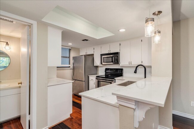 Building Photo - 1411 Norwalk-207