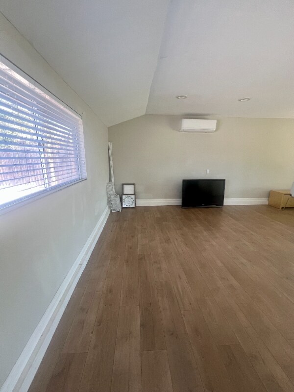 Foto del edificio - 5385 Howard St