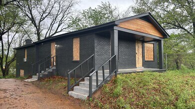 Building Photo - 1679 Ragan St
