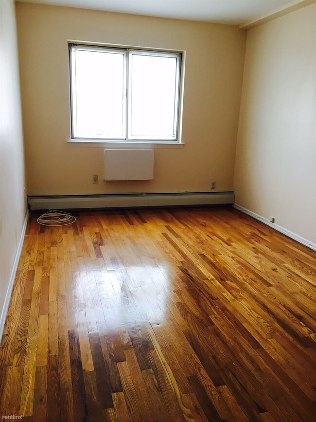 Foto del edificio - 1640 157th St