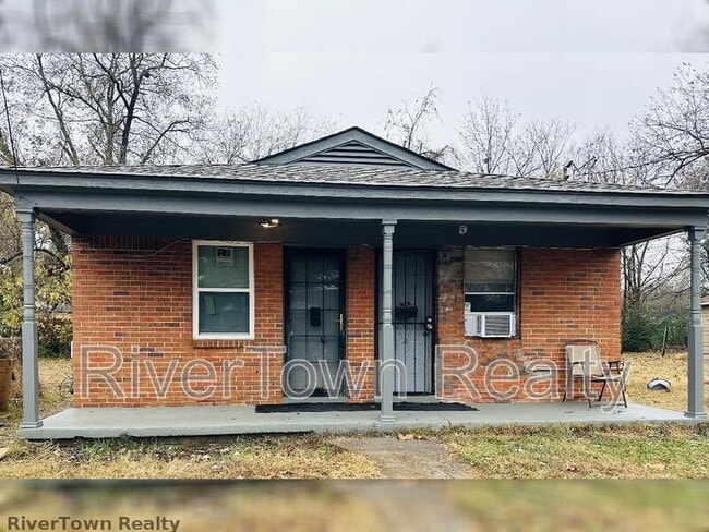 Photo - 1488 Lake Grove St House