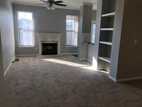 Building Photo - Stonebridge at the Ranch