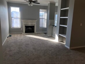 Building Photo - Stonebridge at the Ranch