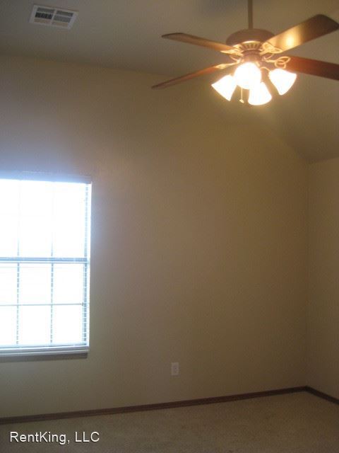 Building Photo - 3 br, 2 bath House - 2212 SW 33rd St