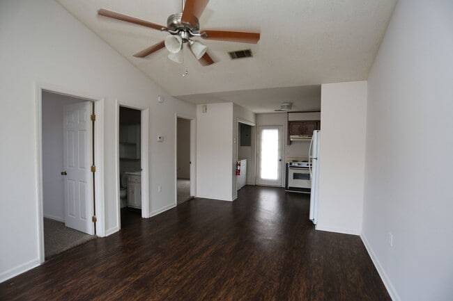 Building Photo - 140 Lanier Dr