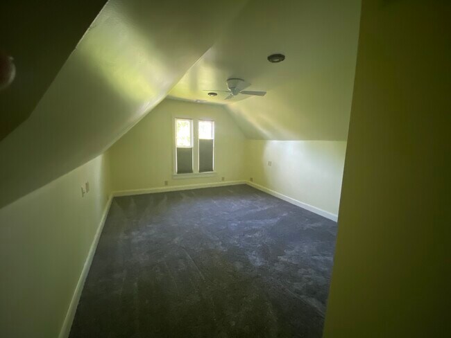 Bedroom - 39 Main St