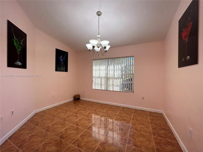 Building Photo - 21250 NE 9th Ct