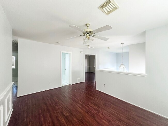 Foto del edificio - 15522 Baxter Ave