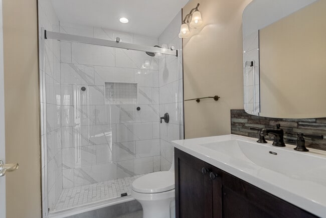 Building Photo - 100 Shearwater Ct E