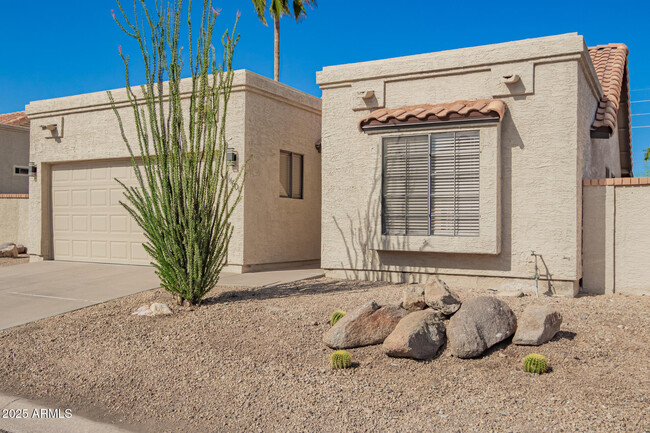 Foto del edificio - 14601 N Kings Way