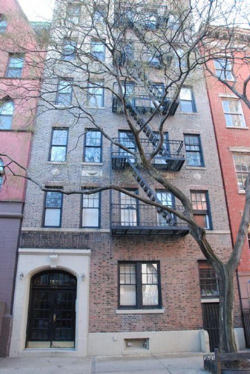 Foto del edificio - 140 Waverly Pl