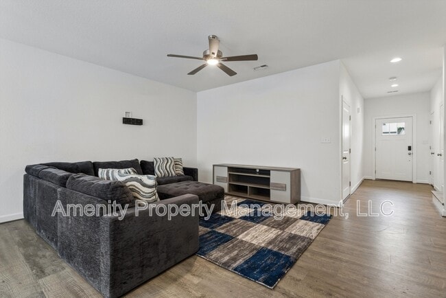 Building Photo - 2403 Trafton Pl