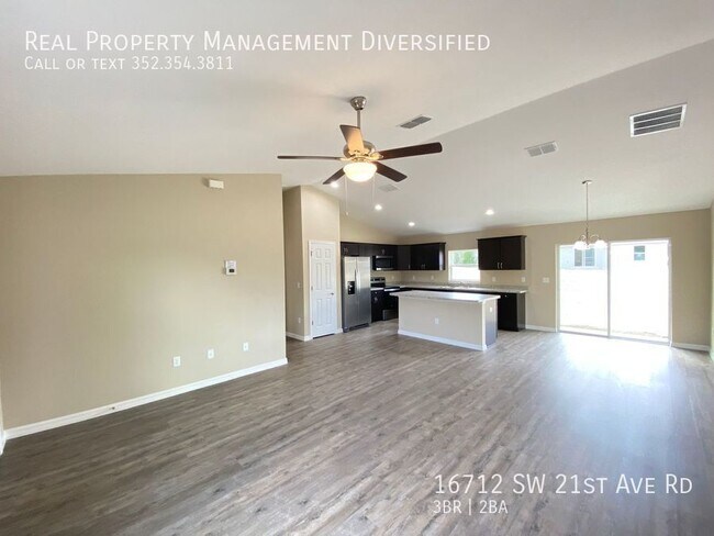 Foto del edificio - 16712 SW 21st Avenue Rd