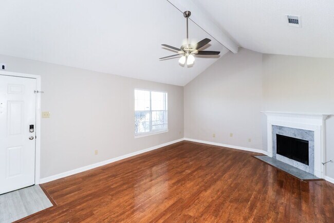 Foto del edificio - 1643 Dexter Ln