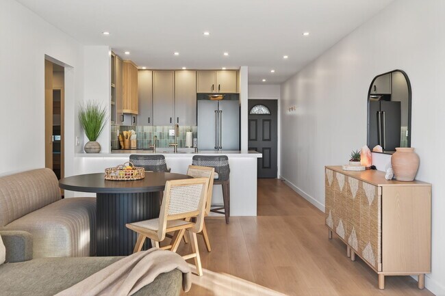 Foto del edificio - 218 E Surfside Dr