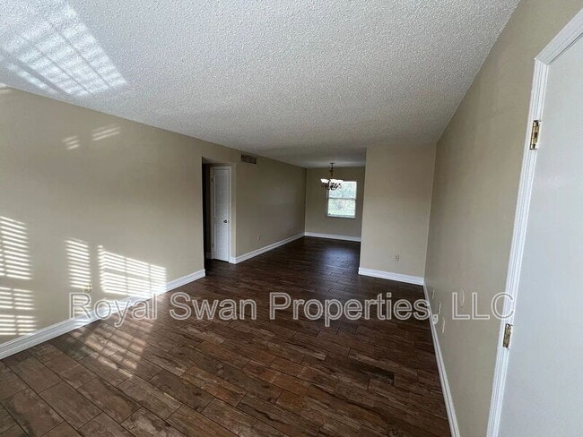 Foto del edificio - 1920 E Edgewood Dr