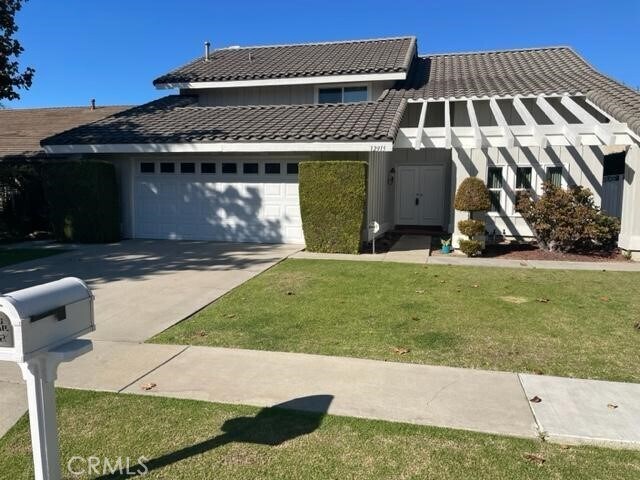 Foto principal - 12915 Bracknell St