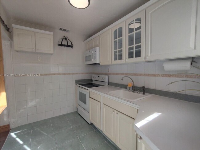 Foto del edificio - 310 SW 1st Ave