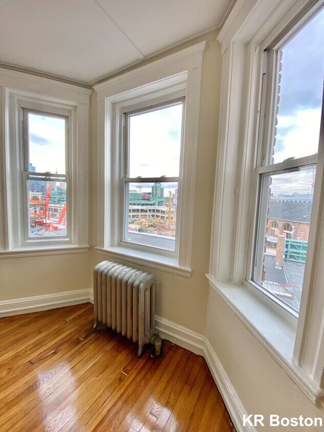 Primary Photo - 1265 Boylston St