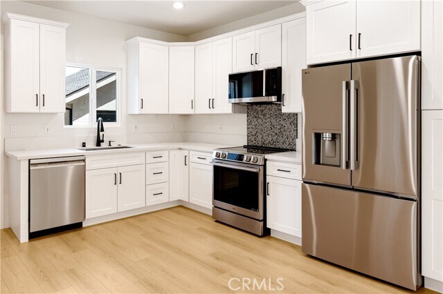 Foto del edificio - 4038 Somers Ave