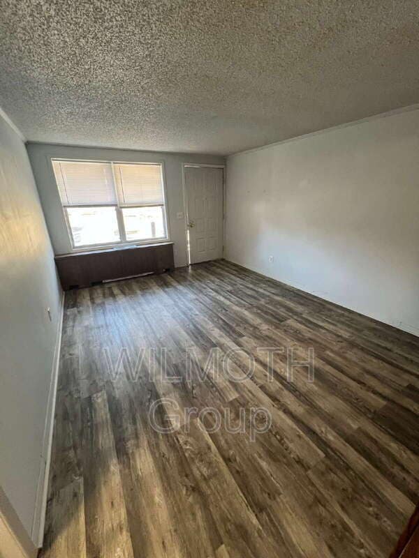 Foto del edificio - 2000 Indianapolis Rd