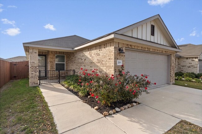 Building Photo - 213 Wild Spur Ln