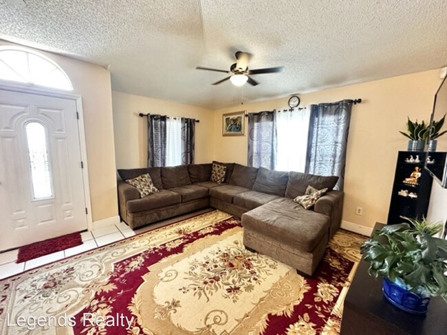 Foto del edificio - 4 br, 2 bath House - 7430 Hollow Ridge Circle