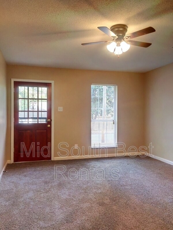 Foto del edificio - 943 Calvin Rd