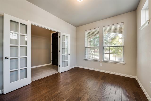 Foto del edificio - 6205 Roaring Creek