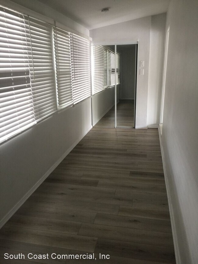Foto del edificio - 3958-3966 Riviera Dr