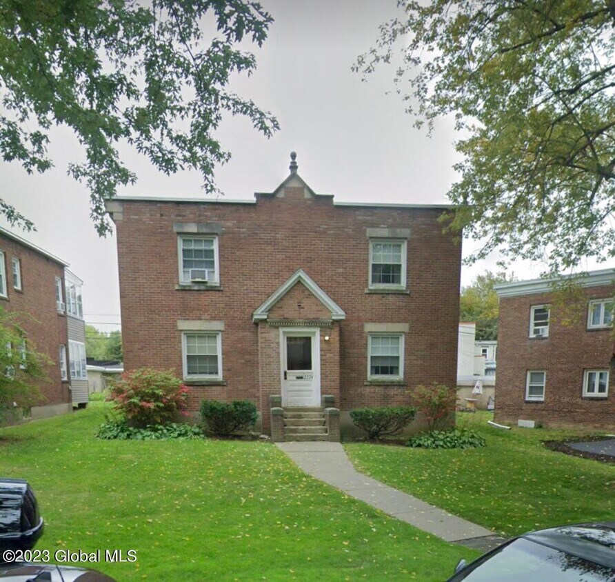 Primary Photo - 2228 Crescent Rd