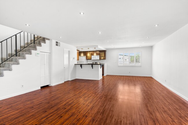 Building Photo - 11100 Acama St