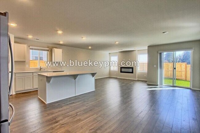 Foto del edificio - 4 Bed, 2.5 Baths Home in Ridgefield