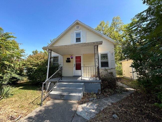 Building Photo - Sunrise Home! **MOVE IN SPECIAL - $75 GIFT...