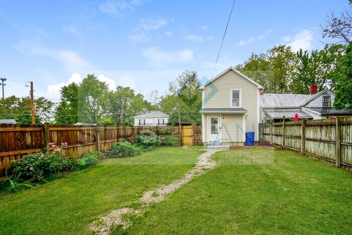 Building Photo - REDUCED!
