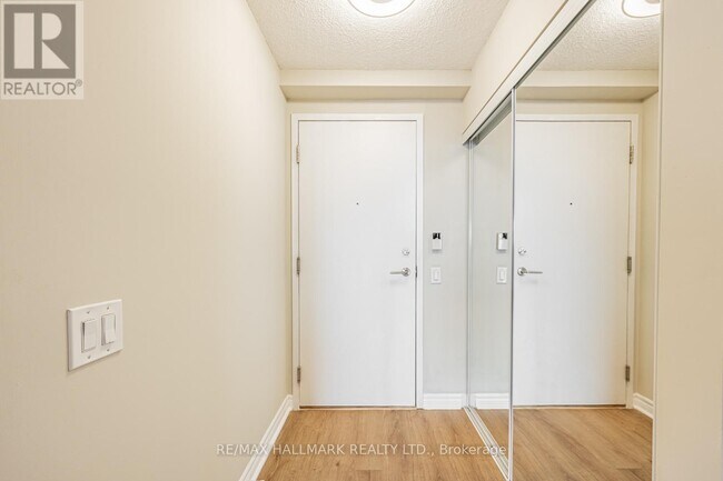 Photo du bâtiment - 83 Borough Dr