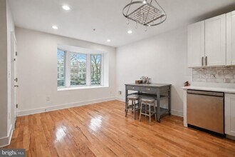 Building Photo - 1224 Holbrook St NE