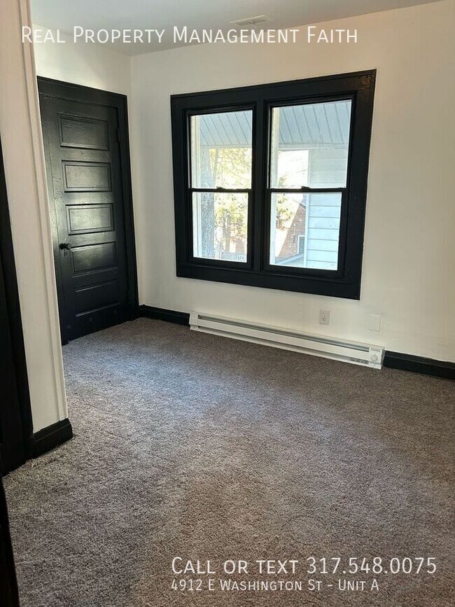 Foto del edificio - 4912 E Washington St