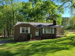 Building Photo - 3016 Hilton Rd
