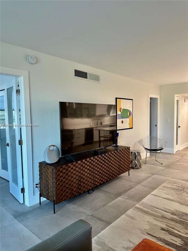 Foto del edificio - 565 Oaks Ln