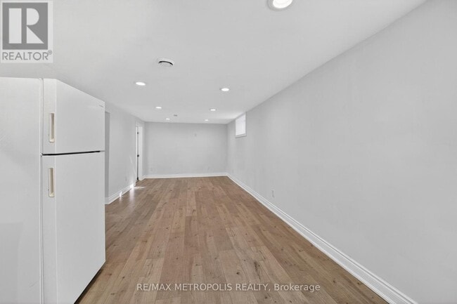 Building Photo - 266 Napier St