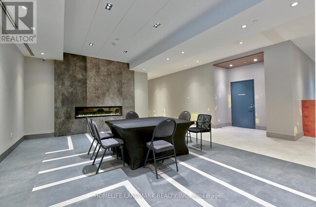 Photo du bâtiment - 3270 Sheppard Ave E