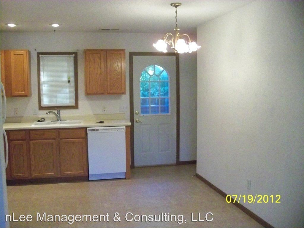 1901 Jamesport St, Saint Joseph, MO 64504 Room for Rent in Saint