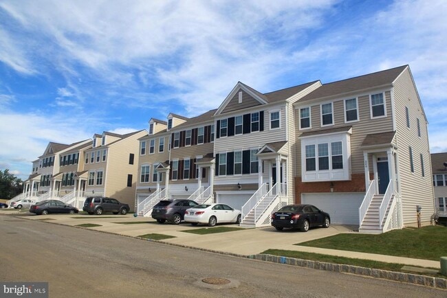 Building Photo - 515 Ellison Dr
