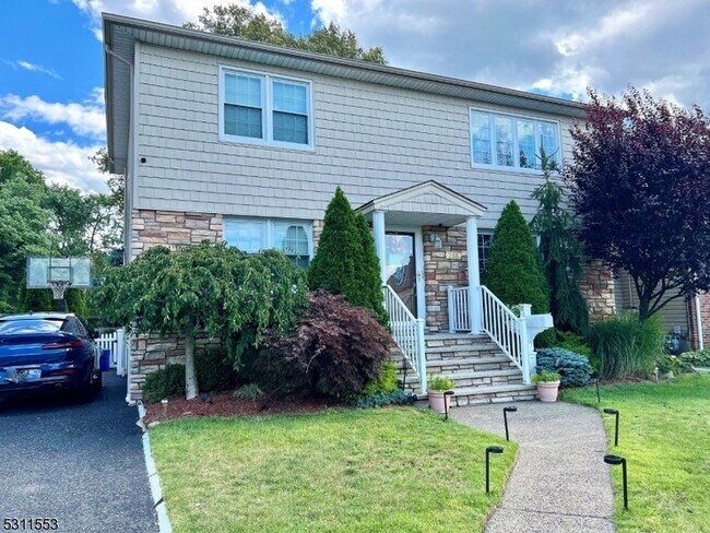 288 Kipp Ave  